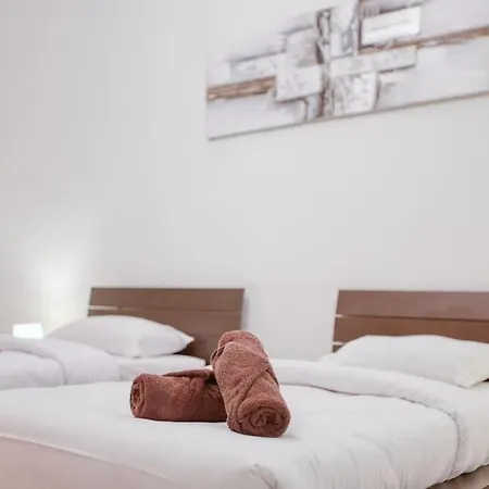 Luxury Waterfront In Prime Area 아파트 *