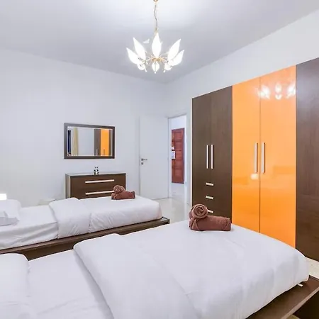 Luxury Waterfront In Prime Area 아파트 슬리에마