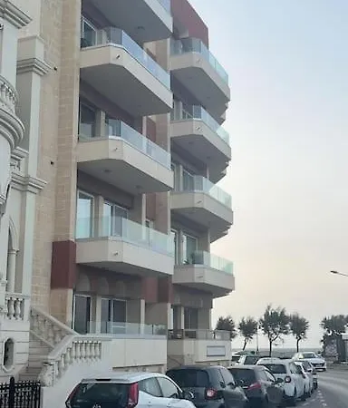 Apartment Lavish Sea View In The Heart Of