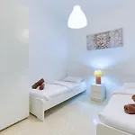 דירה Luxury Waterfront In Prime Area
