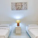 דירה Luxury Waterfront In Prime Area