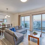 Luxury Waterfront In Prime Area
